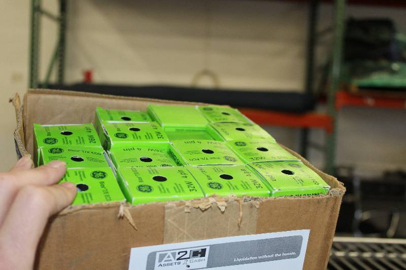 lot 43 image: Box Lot of GE Biax TE Eco 26W 4-Pin Flourescent Light Bulbs