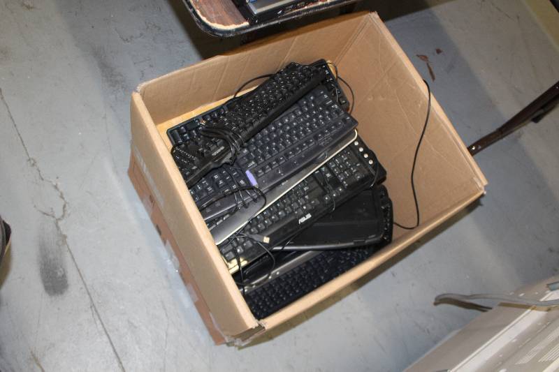 lot 88 image: Lot of (7) Computer Keyboards