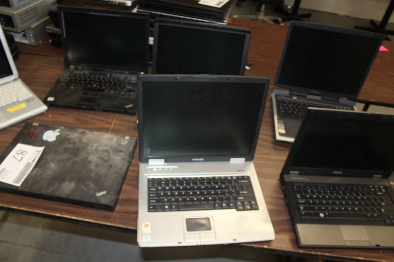 lot 87 image: Lot of (8) Computer Laptops Includes Dell, Fujitsu, IBM, Lenovo, Toshiba,