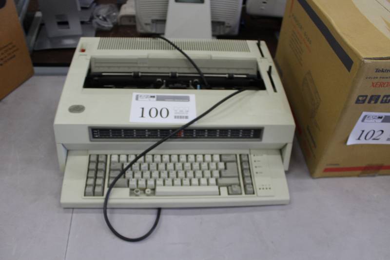 lot 100 image: IBM Electric Typewriter