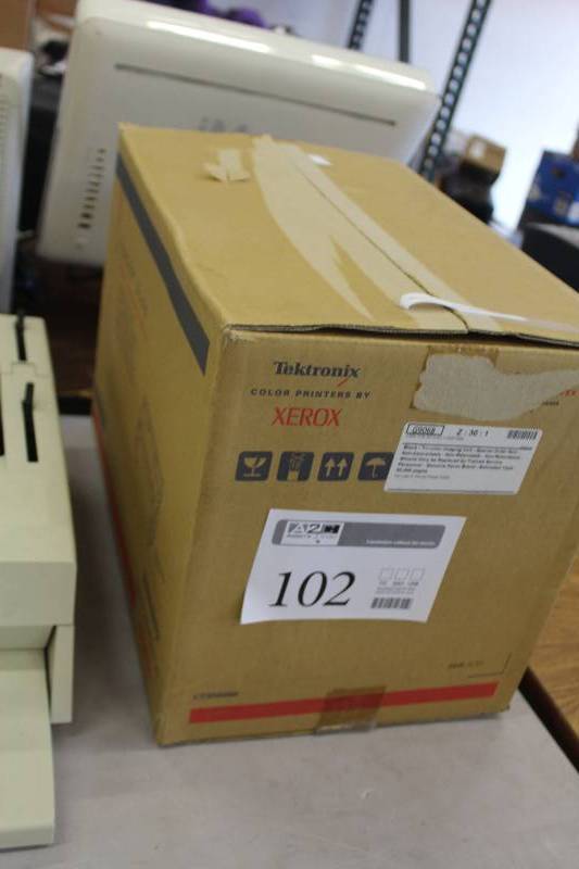lot 102 image: Xerox Tectronics Phaser 6200 Color Laser Printer Transfer Roller