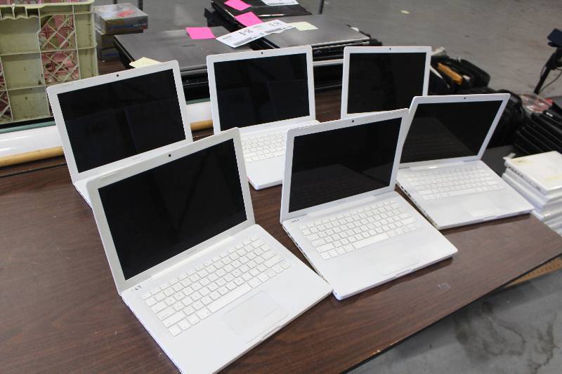 lot 80 image: Lot of (6) MacBook Computer Laptops