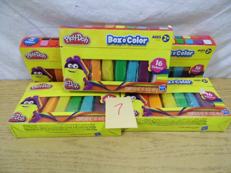 lot 7 image: 5 Packs of New Play Doh