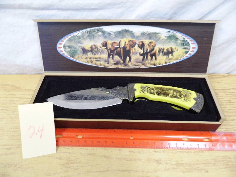 lot 24 image: Elephant Knife