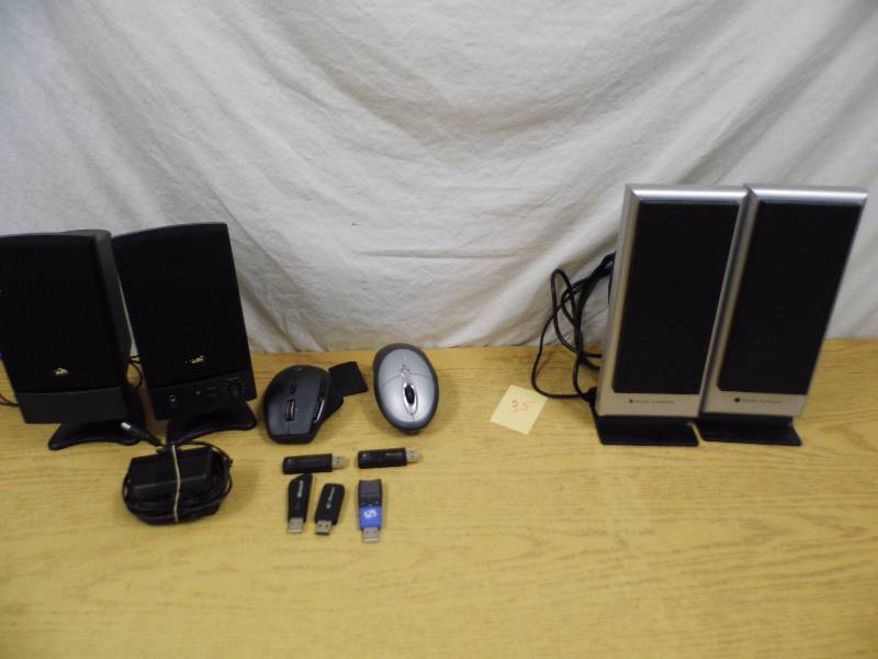 lot 35 image: Computer Speakers - Mouse - Thumb Drives