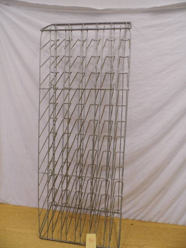lot 36 image: Vintage Pop Bottle Rack
