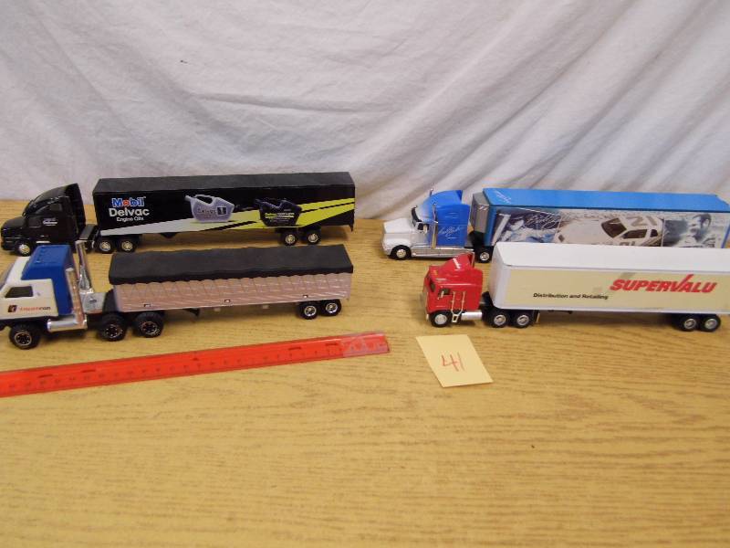 lot 41 image: 4 Toy Semis