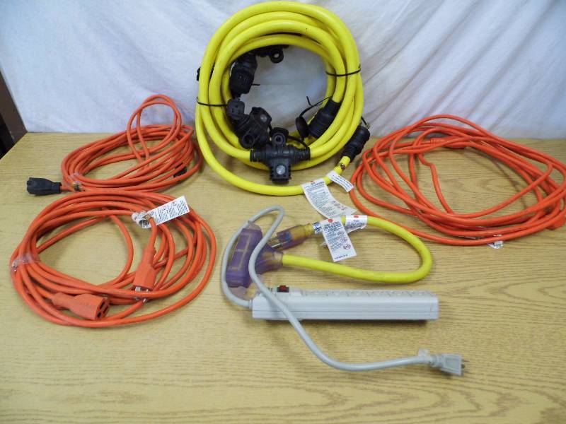 lot 57 image: Power Cords