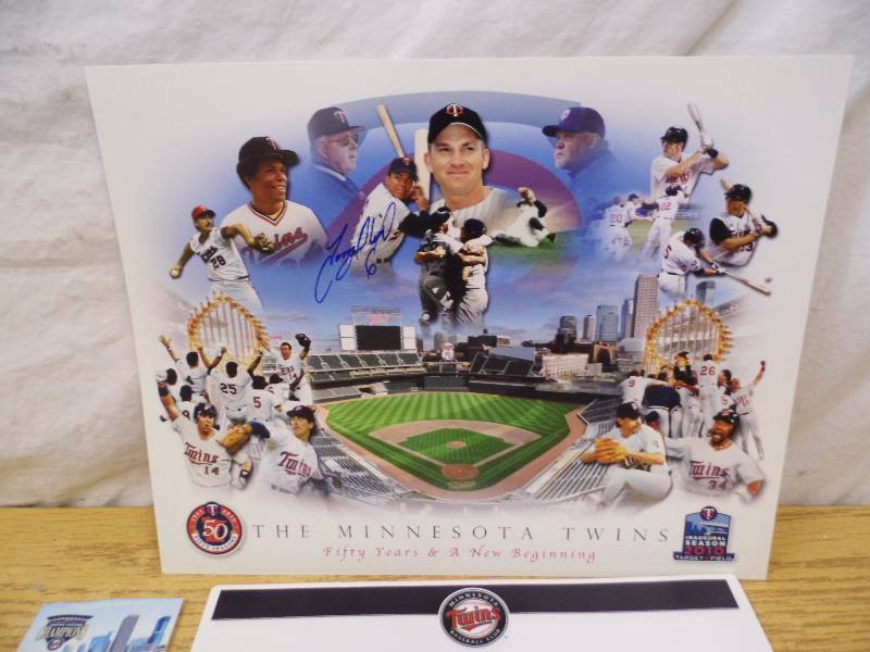lot 95 image: MN Twins Signed Pic - Tony Oliva