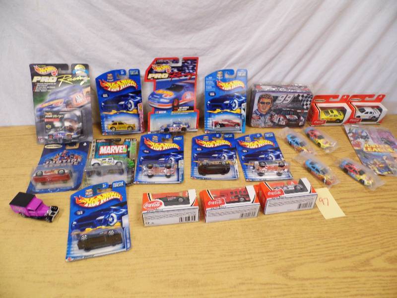 lot 97 image: Hotwheels - Matchbox - Coke Cars