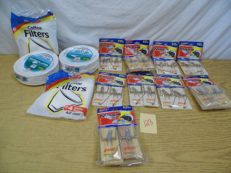 lot 123 image: Mouse Traps - Plates - Coffee Filters