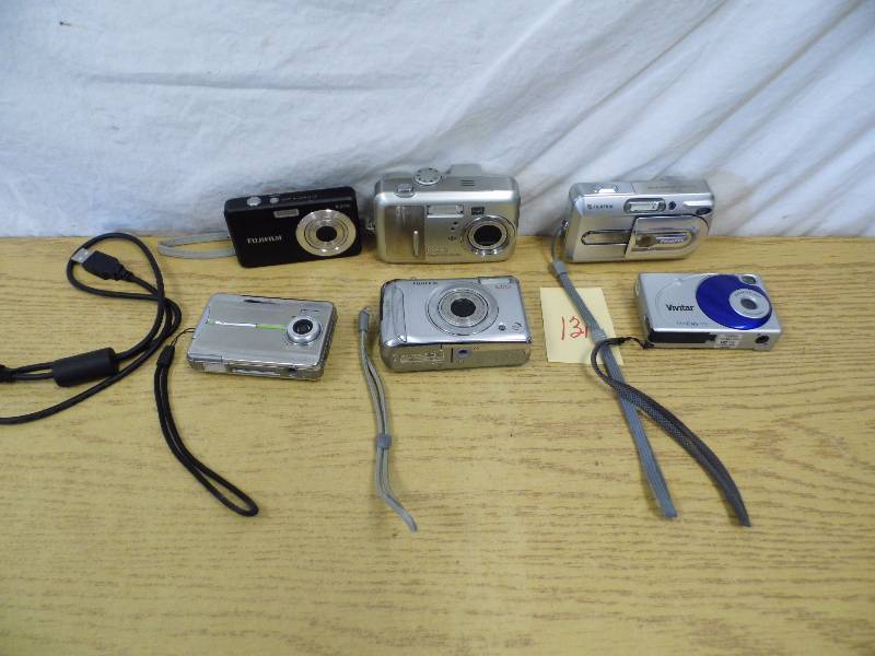 lot 131 image: Digital Cameras