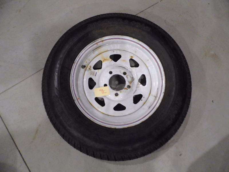 lot 140 image: Tire w Rim