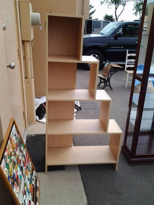 lot 5 image: 4-Tier BookcaseDisplay Shelf 30x12x60