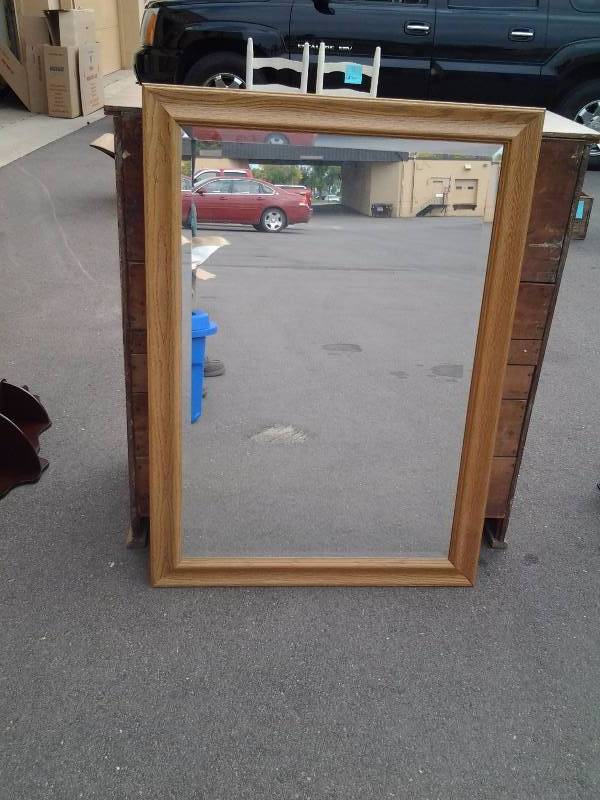 lot 6 image: Framed Mirror 30x42