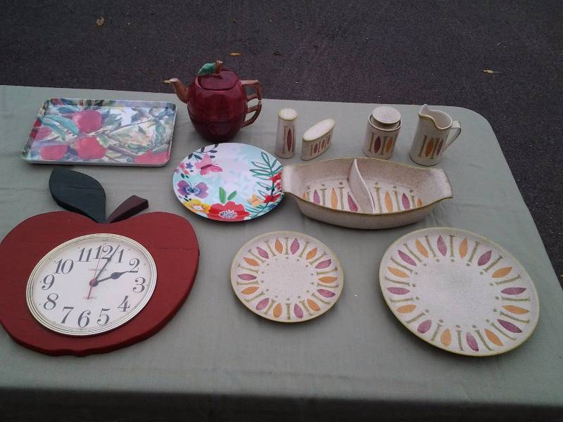 lot 27 image: Red Wing Pepe Dishes, Apple Clock, Tea Pot, Misc