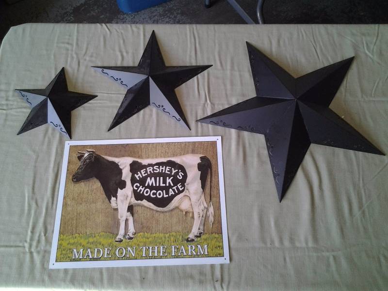 lot 69 image: Tin Cow Hersheys Sign 12x16, 3-Metal Stars