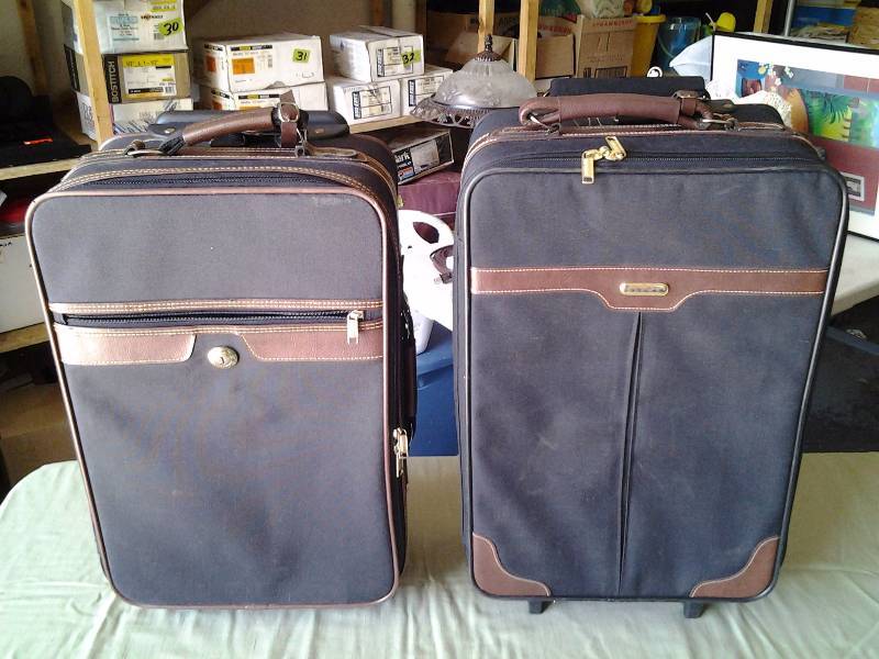 lot 74 image: 2-Rolling Carry-On Luggage (Clean)