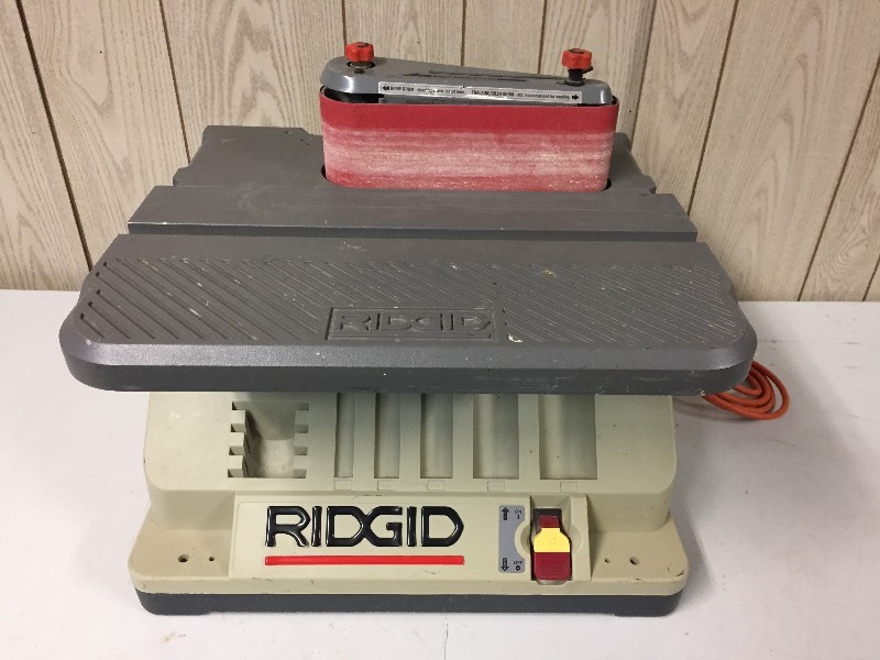 lot 11 image: RIGID Sander OscillatingEdge Belt