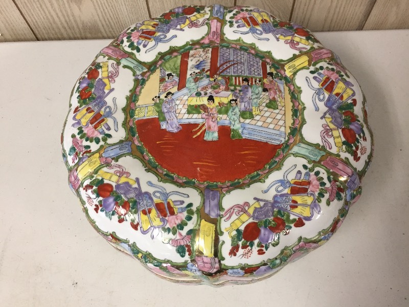 lot 47 image: Large Asian Covered Porcelain Bowl