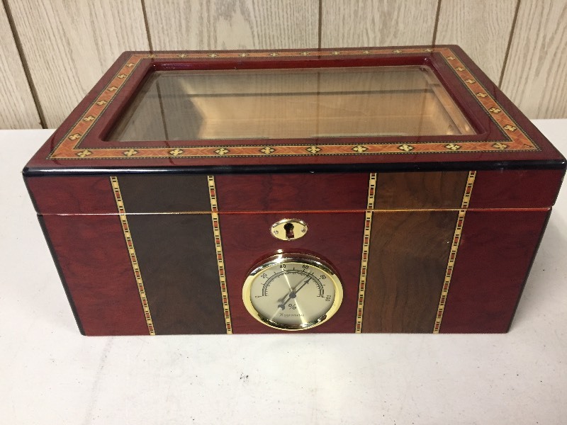 lot 53 image: Don Salvatore Humidor - Inlaid Wood - Locking