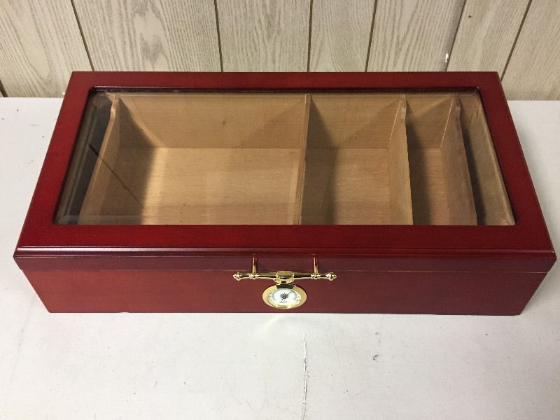 lot 60 image: Don Salvatore Humidor - Locking Cherry Finish with Glass Top