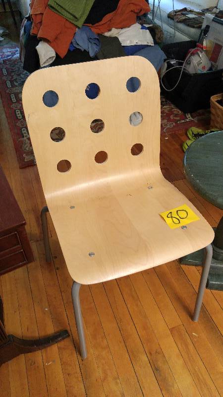 lot 80 image: Nice maple wood side chair and small round accent table