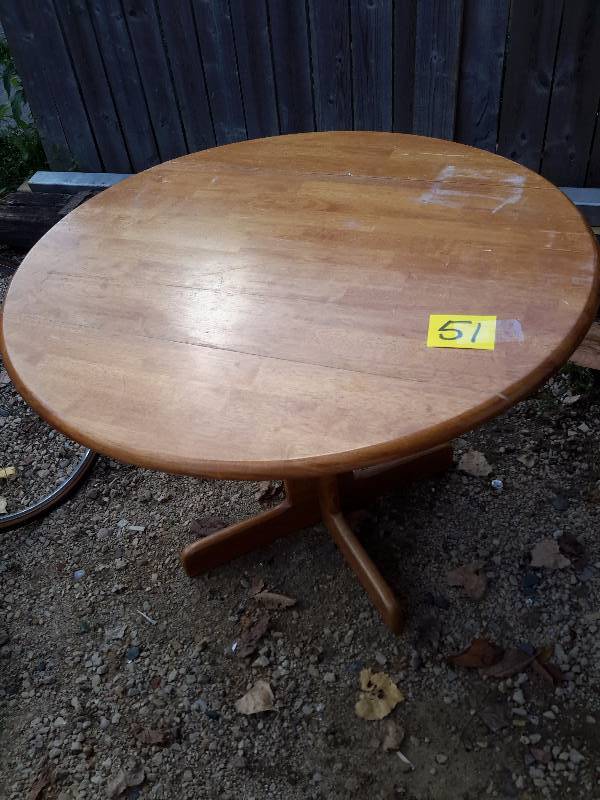 lot 51 image: Round Drop Leaf kitchen table