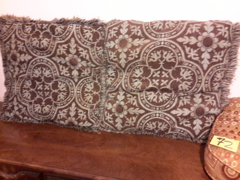 lot 72 image: 5 Pier One Pillows.. All very good shape