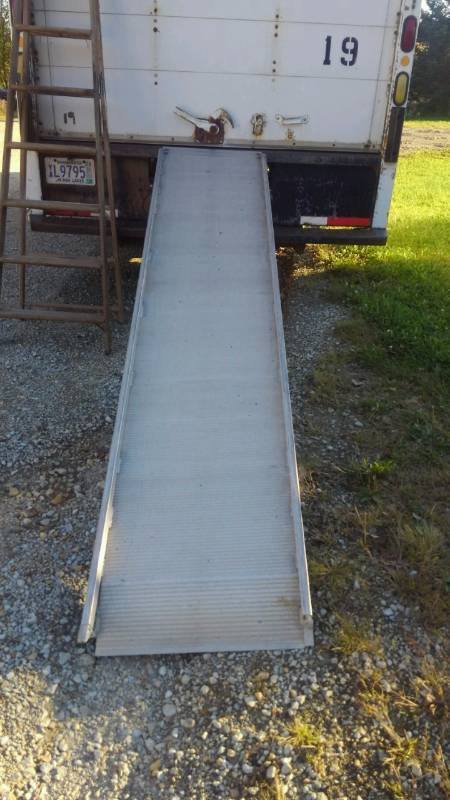 lot 7 image: Aluminum ramp