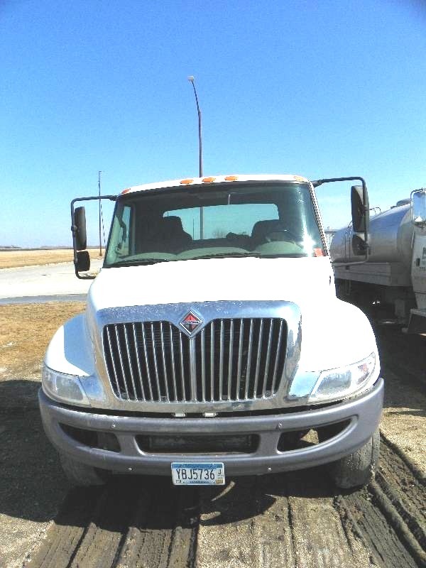 lot 1 image: 2011 INTERNATIONAL DURA STAR 4300