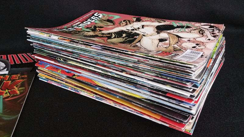 Large Group of Modern Marvel Comics Comic Book