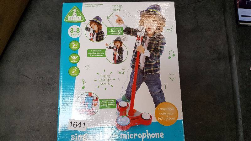 lot 1641 image: Childrens International Playthings ELC Sing Star Microphone - Red