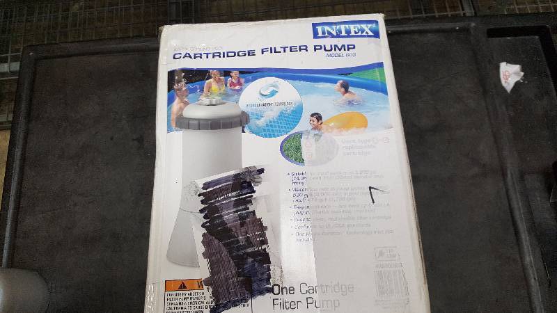 lot 549 image: Intex 530 GPH Filter Pump for 8 and 12 EasySet and 12 Metal-Frame Pools