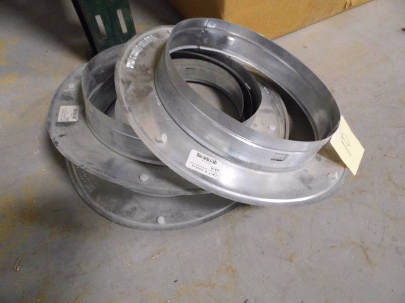 lot 10 image: Collars