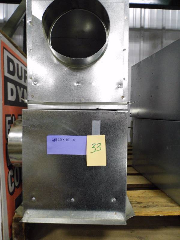 lot 33 image: Lot fo 4 Ceiling Boxes