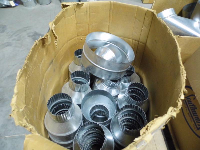 lot 48 image: Lot of 70 Reducers