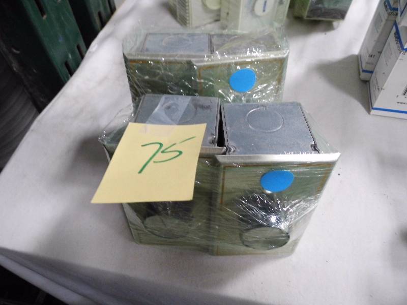 lot 75 image: Lot of 4 Temp Control Units