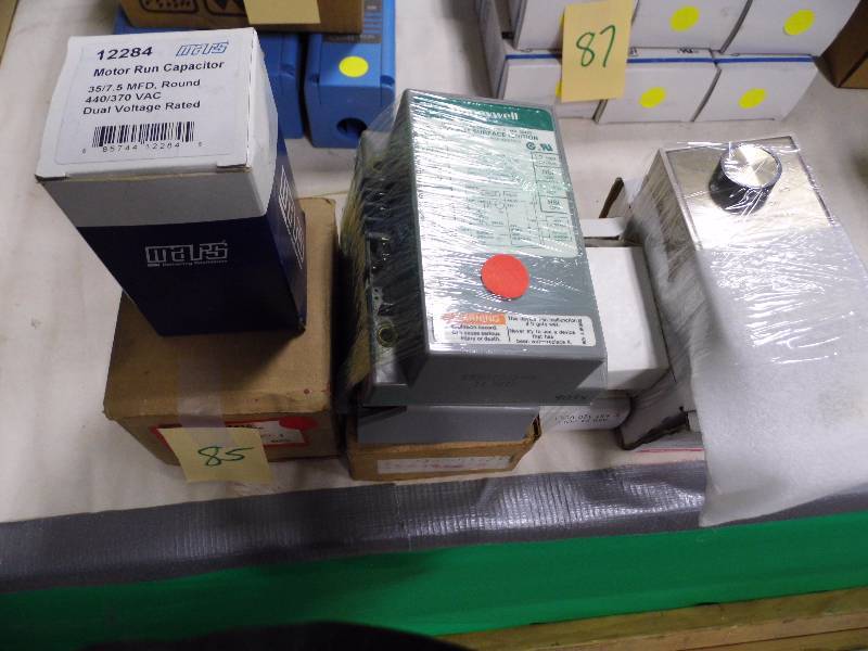 lot 85 image: Capacitors - Ignitions - Thermostats