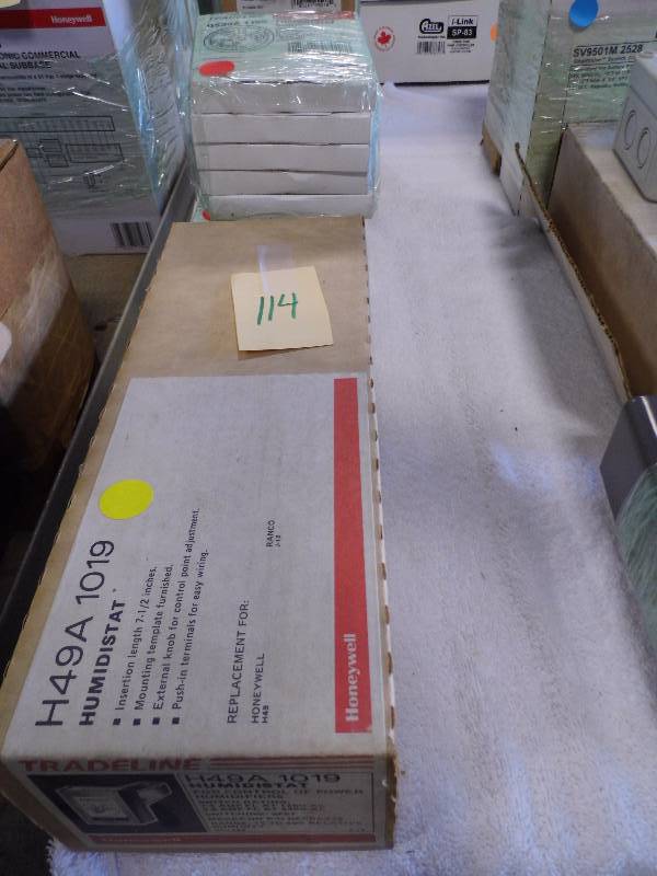lot 114 image: Humidistat Controls
