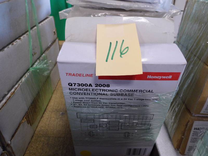 lot 116 image: Command Conventional Sub Boxes