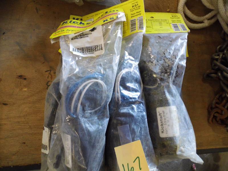 lot 167 image: Lot of 7 Kick Start Relay & Capacitors