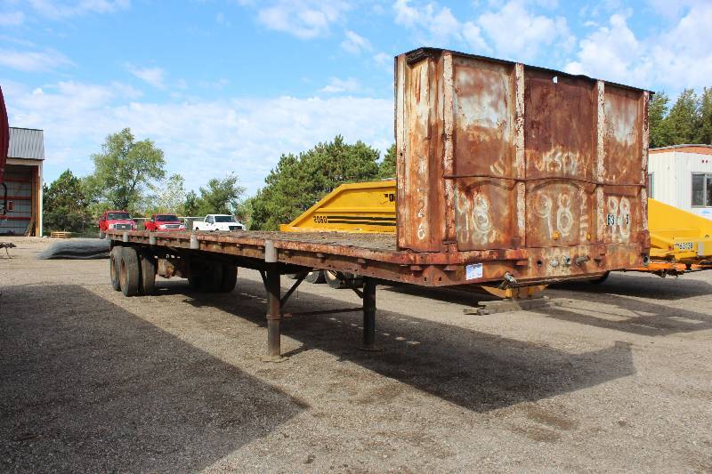 lot 11 image: Semi-Trailer Flatbed Trailer w Wood Deck, Dual Axle, 8-Wheels