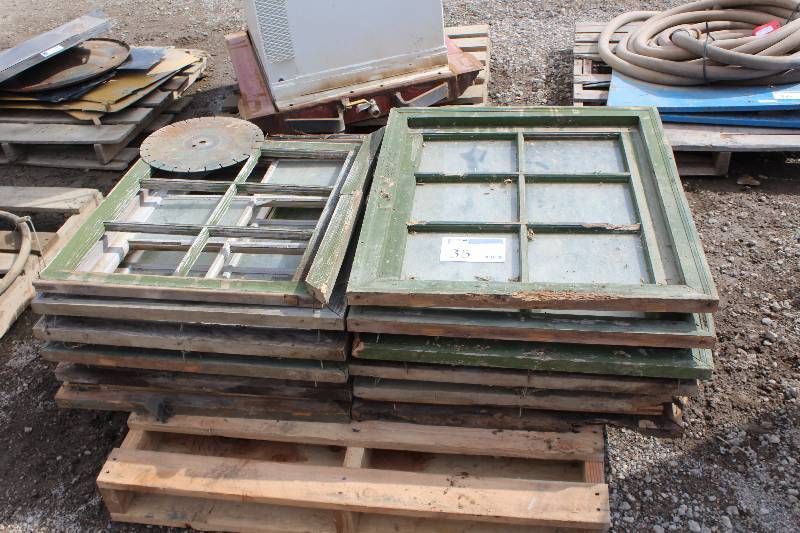 lot 35 image: Lot of (Approximately 10) Vintage House Exterior 6-Pane Windows