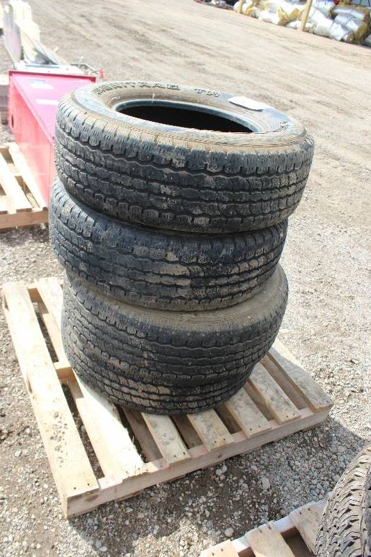 lot 38 image: Lot of (4) General Ameritrac TR P25570R17 Tires