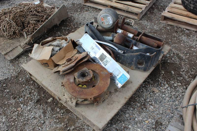 lot 39 image: Pallet Lot of Misc Parts