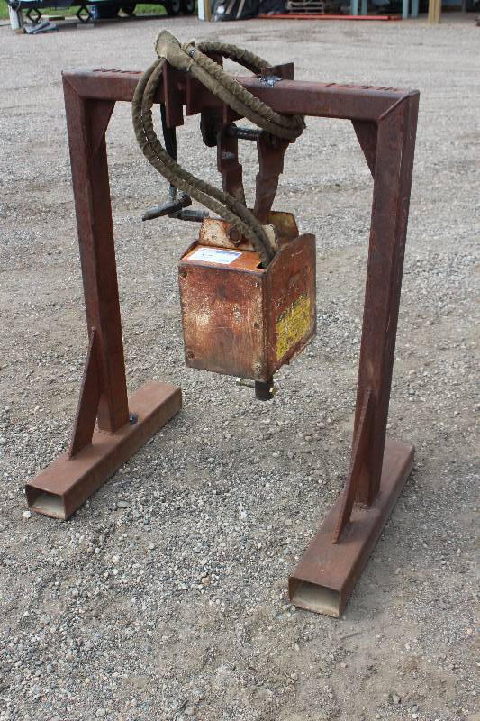 lot 27 image: Bobcat Auger Head Shaft