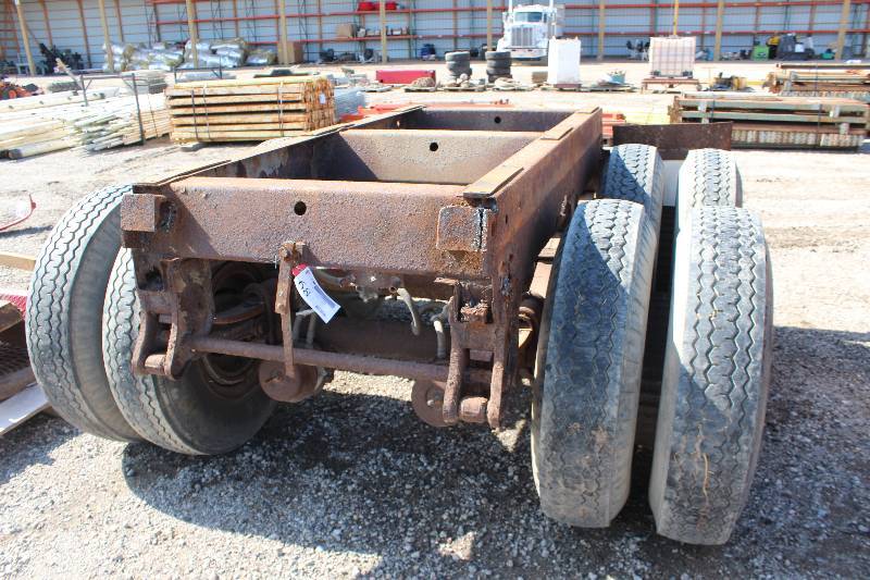 lot 68 image: Semi-Trailer Slider Assembly w Dual Axle, 8-Wheels