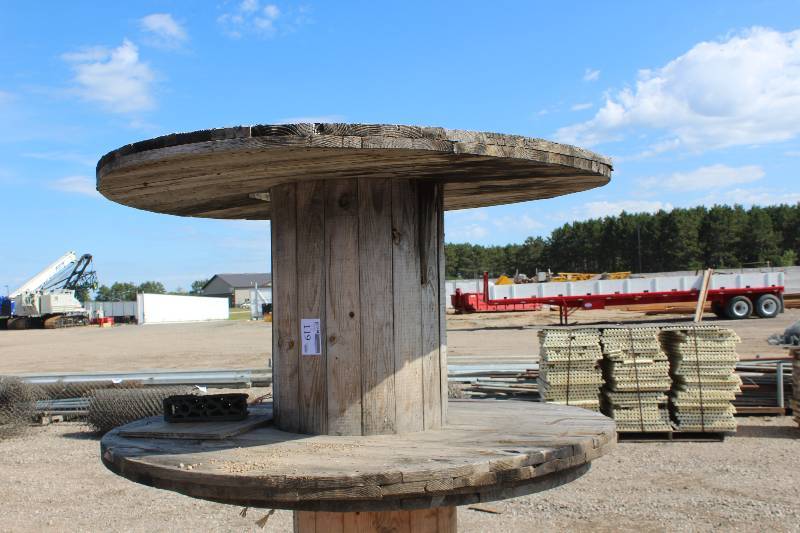 lot 119 image: Wood Spool