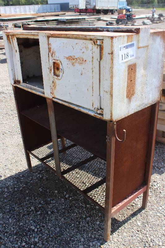 lot 118 image: Steel Storage Cabinet
